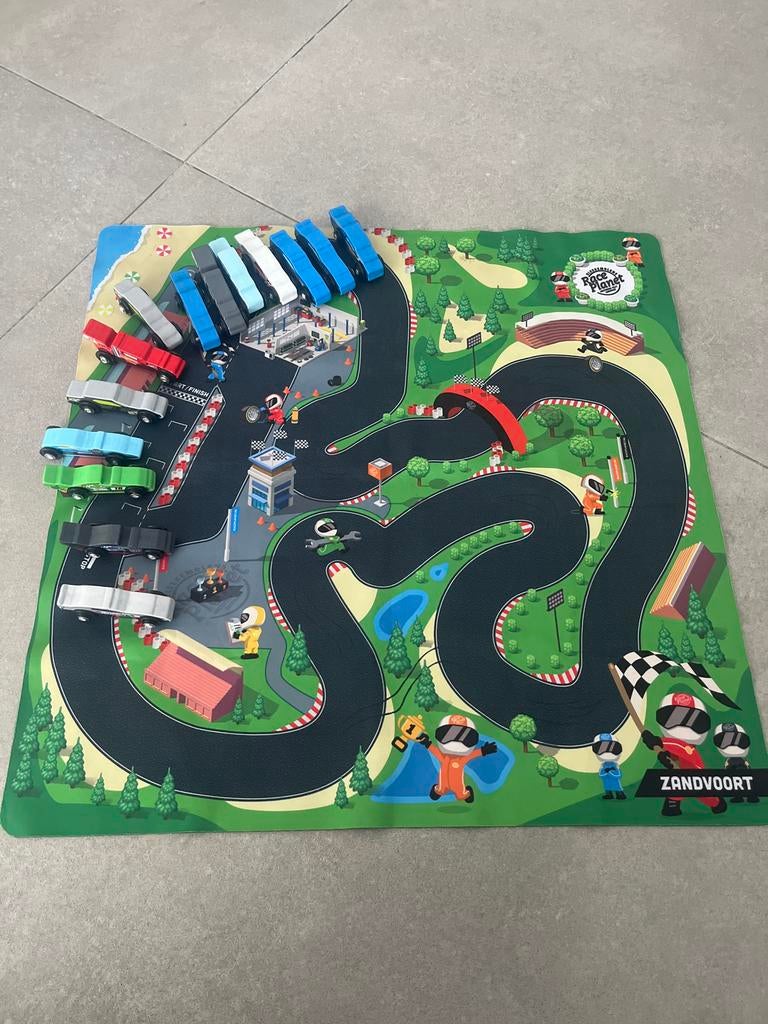 Racebaan speelkleed met 14 houten raceauto's - Zandvoort, Kinderen en Baby's, Speelgoed | Racebanen, Overige merken, Ophalen of Verzenden