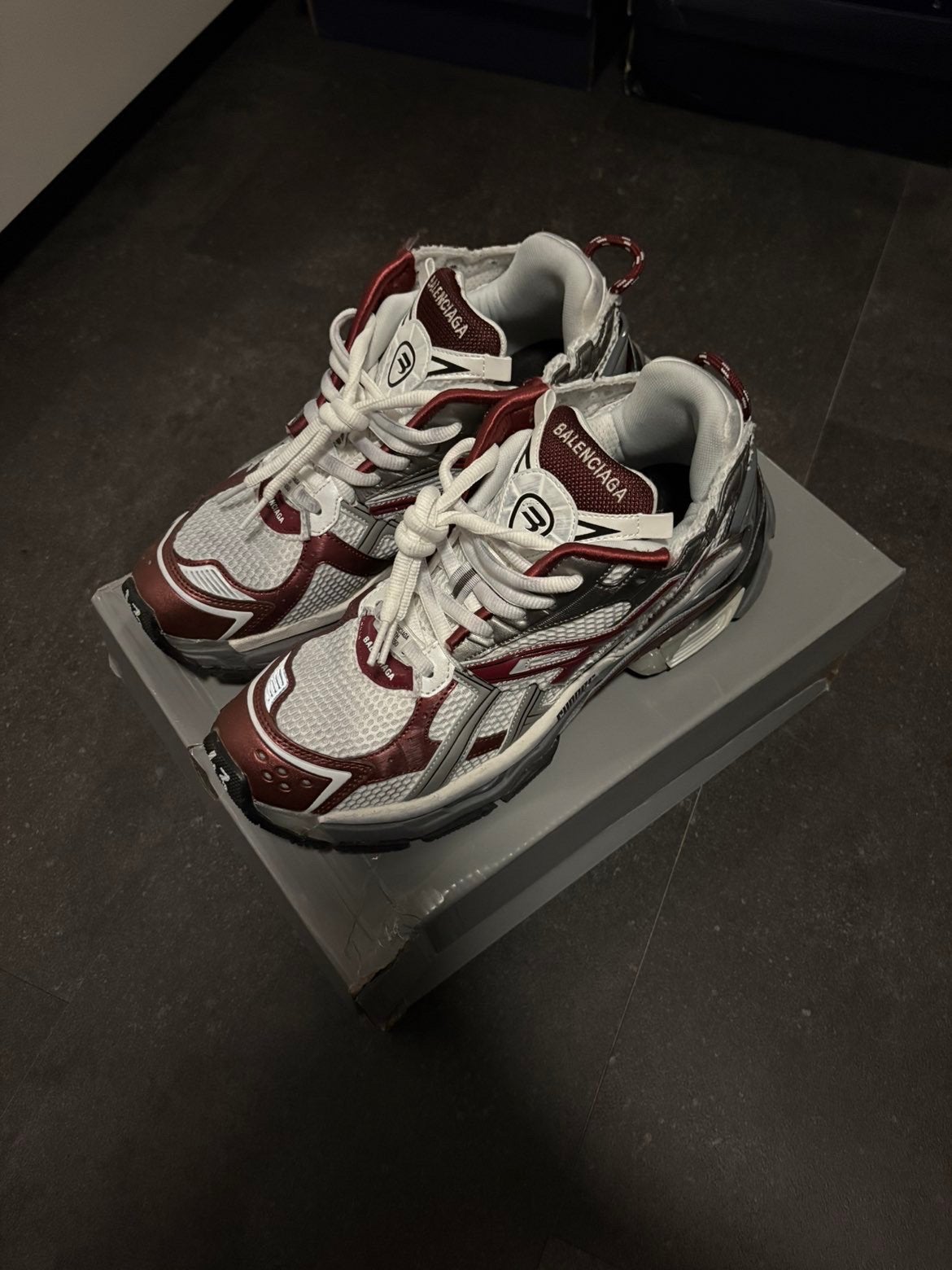 Balenciaga runners, Ophalen of Verzenden, Zo goed als nieuw, Overige kleuren
