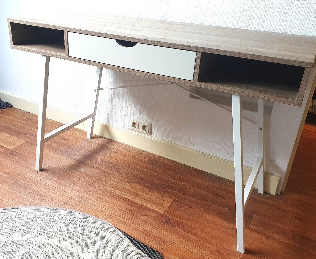 Bureau Jysk ABBETVED!, Ophalen, Zo goed als nieuw, Jysk
