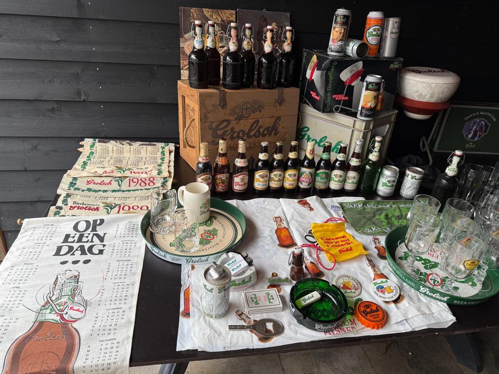 Verzameling grolschspullen, Ophalen