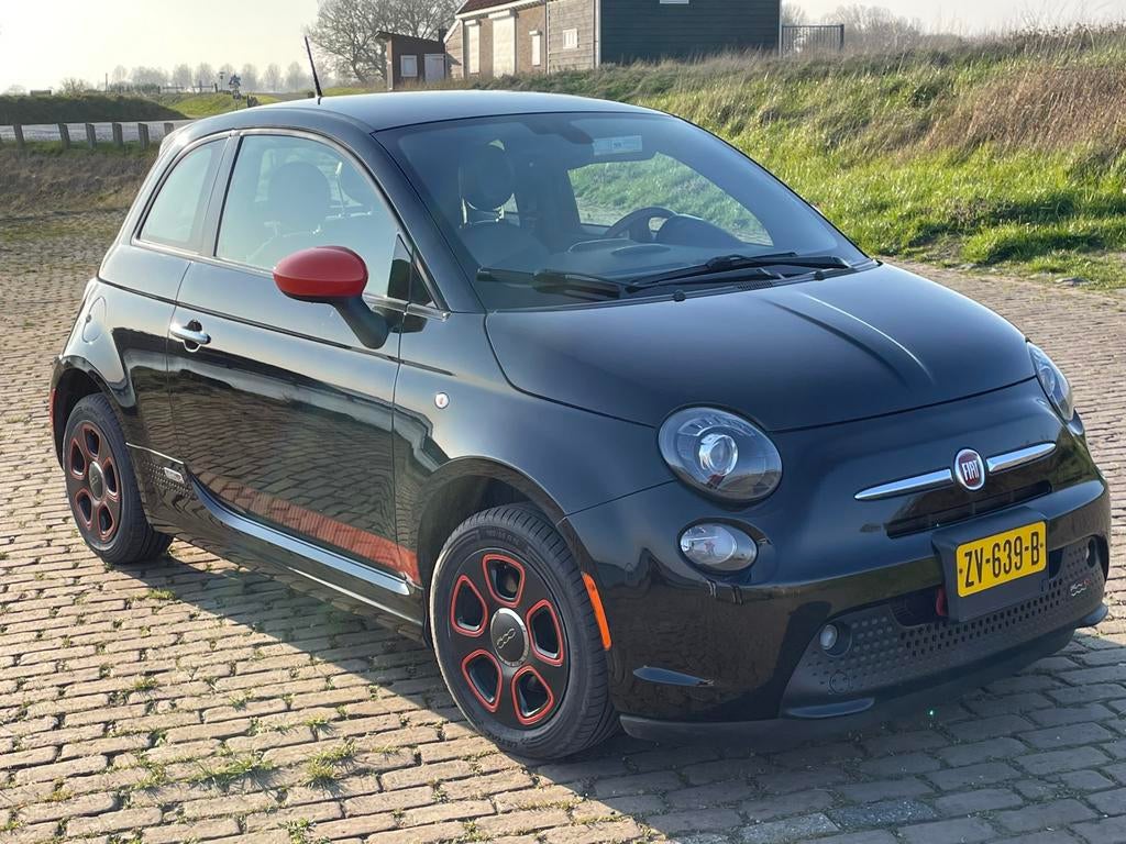Fiat 500E 2016 Zwart, Auto's, Fiat, Zwart, 4 stoelen, Zwart, Leder