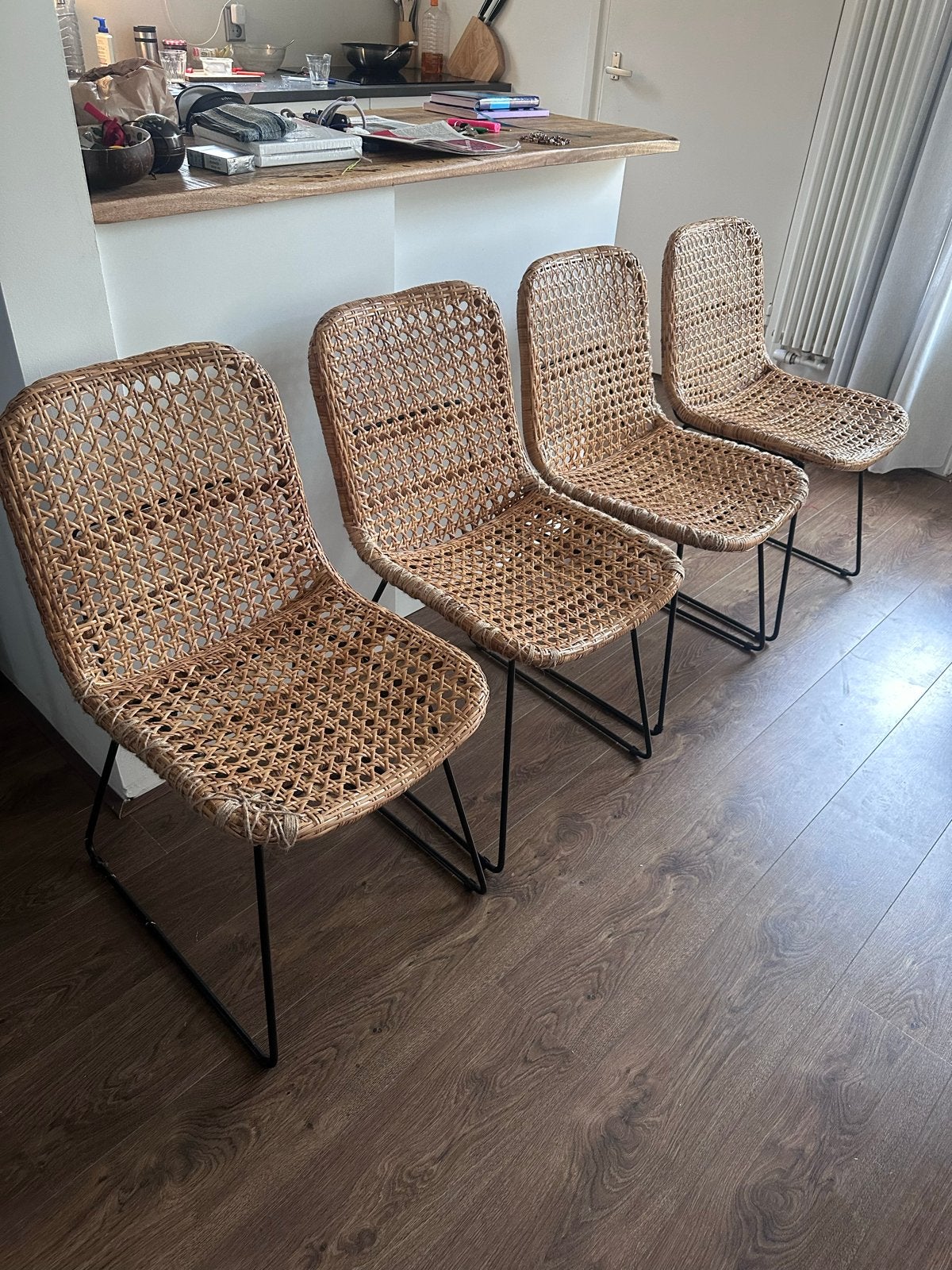 Set van 4 rotan stoelen met metalen onderstel, Ophalen, Gebruikt, Bruin, Riet of Rotan