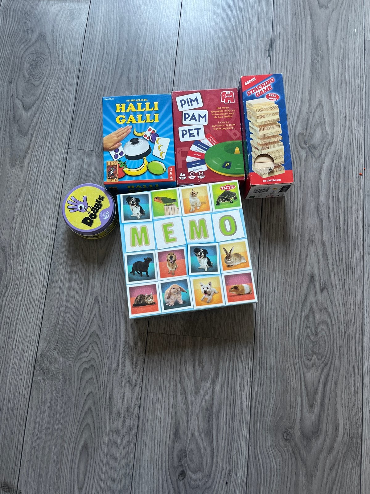 Spellenpakket: Hali Gali, Pim Pam Pet, Dobble, Memo, Jenga, Vijf spelers of meer, Ophalen, Gebruikt