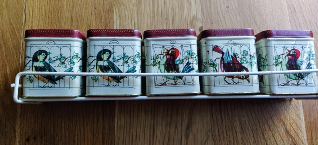 5 kleine voorraad bakjes in ophang rekje "vogeltjes", Ophalen of Verzenden