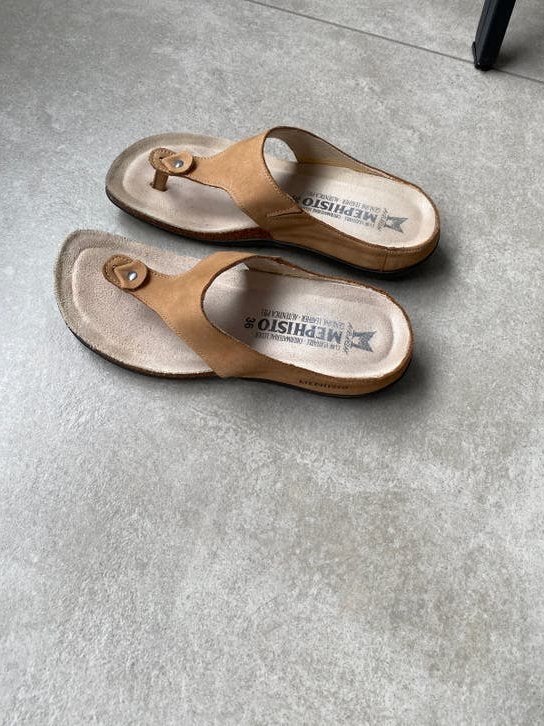 Mephisto teenslippers maat 36, Kleding | Dames, Schoenen, Ophalen, Zo goed als nieuw
