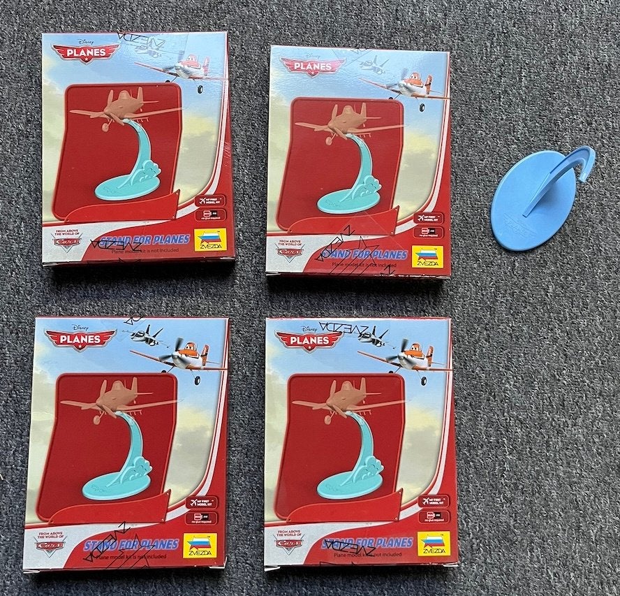 ZVEZDA Disney Planes standaard voor vliegtuigjes NIEUW, Overige merken, 1:72 tot 1:144, Nieuw, Ophalen of Verzenden