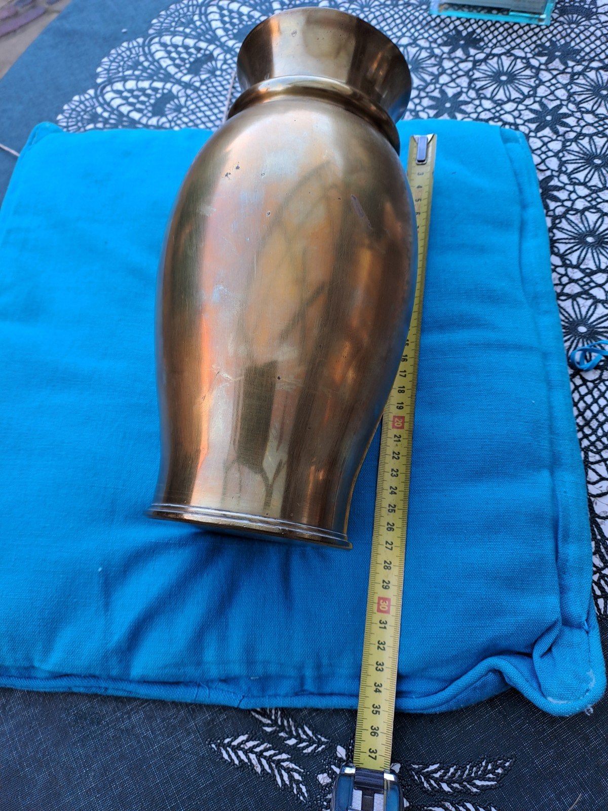 te koop 2 antieke bewerkte koperen granaat hulzen uit 41--, Ophalen of Verzenden, Nederland, Hulzen of Bodemvondsten