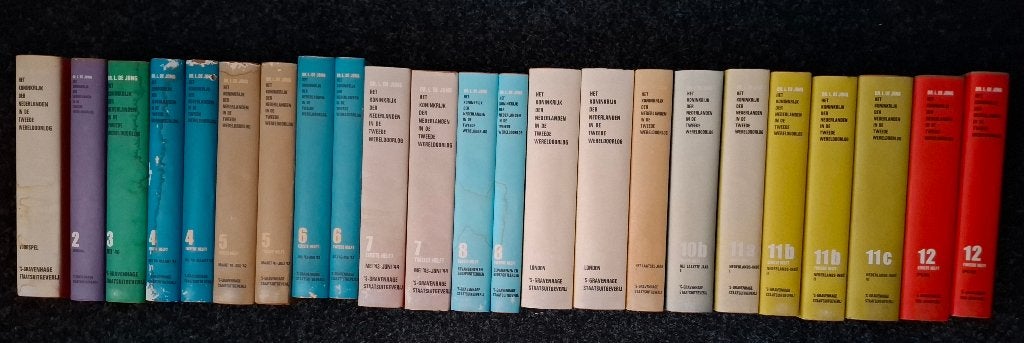 Het Koninkrijk der Nederlanden in de Tweede Wereldoorlog, 20e eeuw of later, Nieuw, Ophalen of Verzenden, Dr. L. de Jong