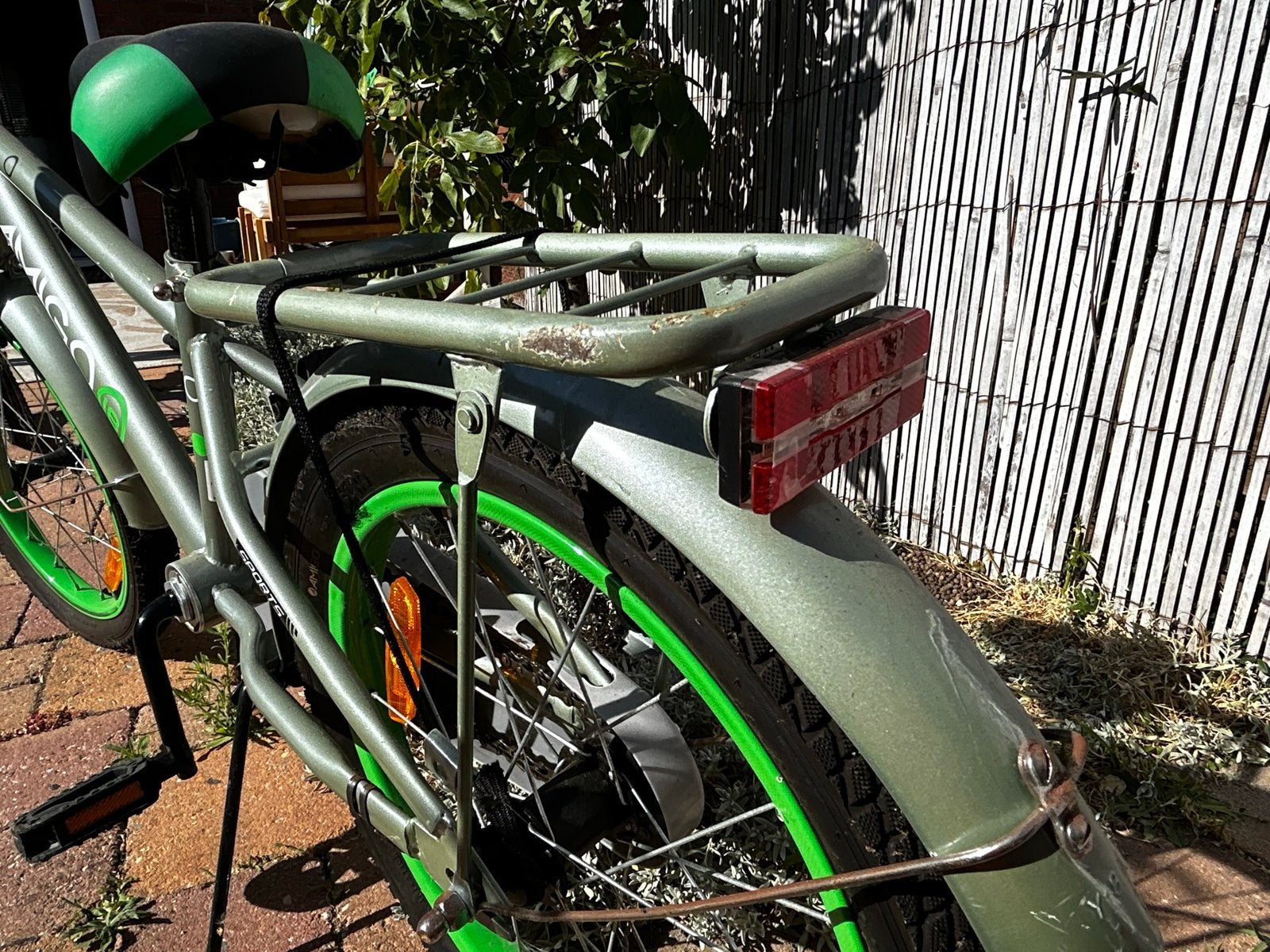 Amigo kinderfiets - banden leeg 18 inch, Ophalen of Verzenden, Gebruikt, Terugtraprem, 16 tot 20 inch