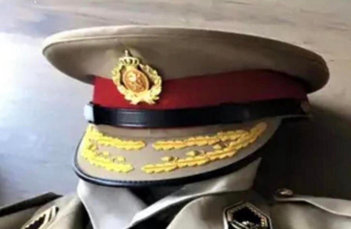 Gezocht: DTT Tropen Tenue Pet Hoofdofficier DT2000, Verzenden, Landmacht, Nederland, Helm of Baret