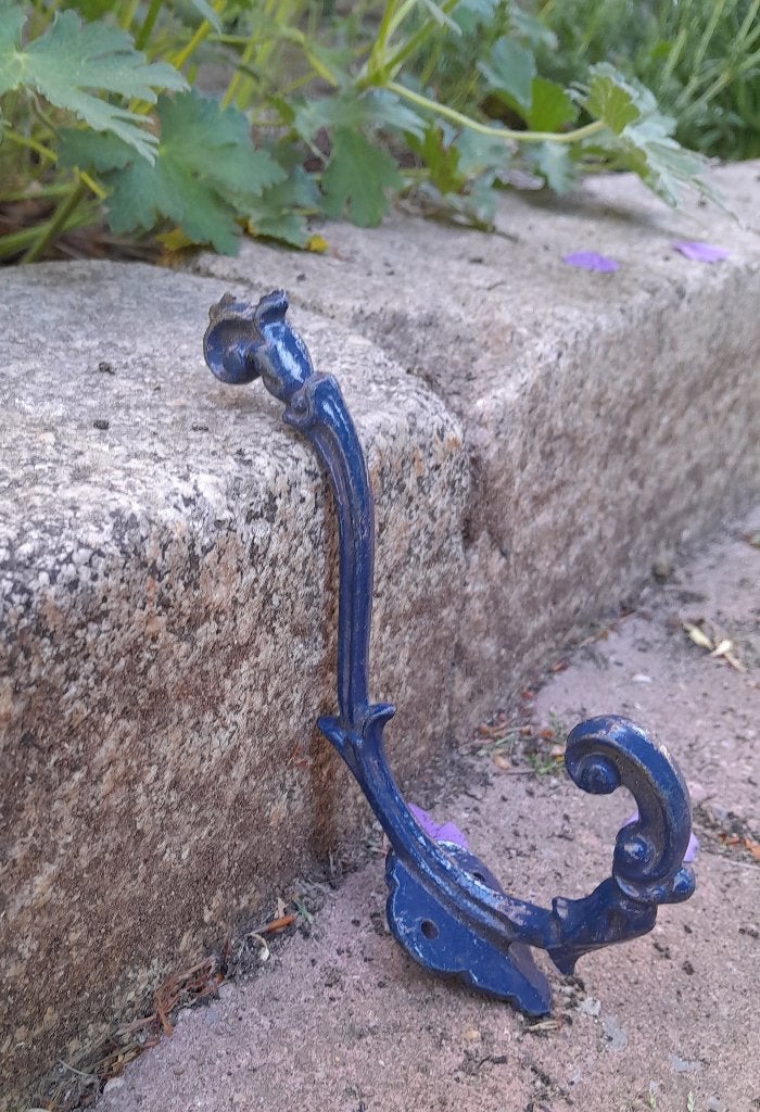 ~ Oude Gietijzeren Haak, Huis en Inrichting, Woonaccessoires | Kapstokken, Gebruikt, Wandhaken, Ophalen of Verzenden, Minder dan 100 cm