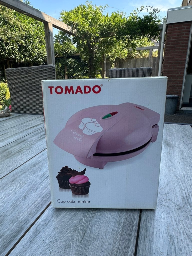 roze Tomado cupcakemaker,  met bakboekje Xenos, Ophalen, Zo goed als nieuw, Taarten of Cupcakes, Bakvorm