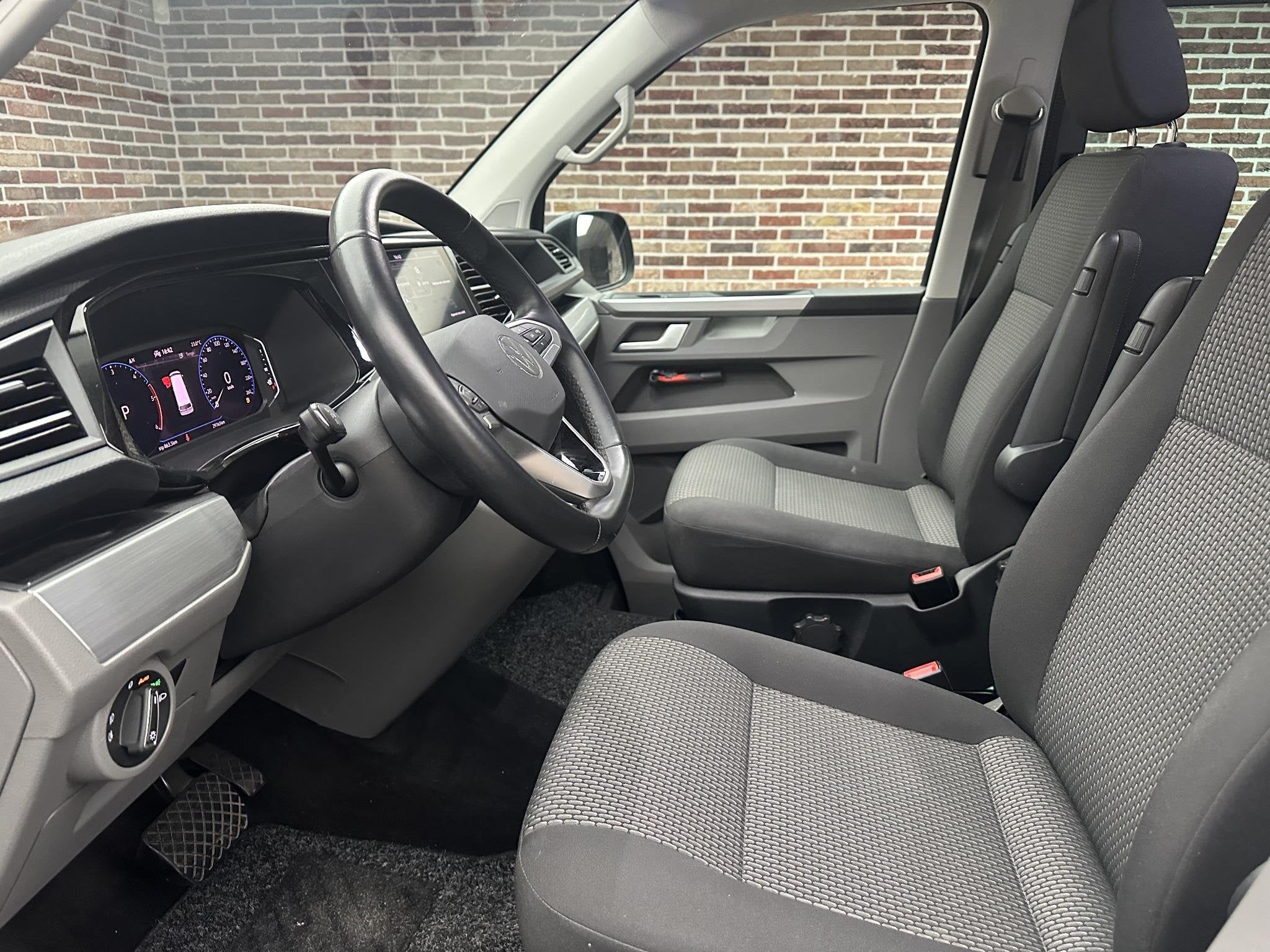 Volkswagen Transporter 2.0 TDI L2H1 30 DC Bulli achteruitrij, Stof, Gebruikt, 4 cilinders, 2500 kg