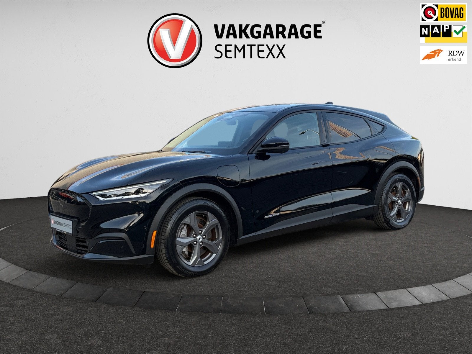 Ford Mustang Mach-E RWD 75 kWh | Org NL Auto | 1ste Eig. | L, Auto's, Automaat, Achterwielaandrijving, Gebruikt, 258 pk