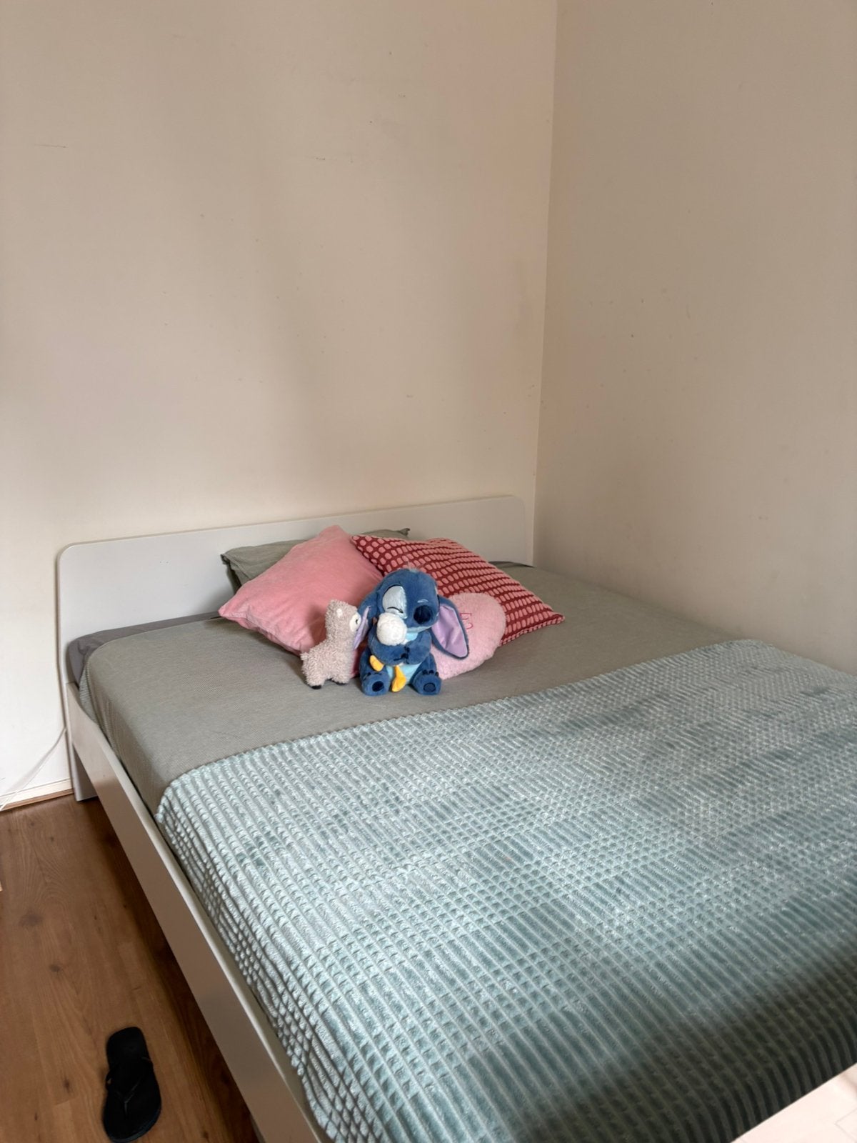 ikea bed 160x200 and mattress, Ophalen, Zo goed als nieuw, Tweepersoons