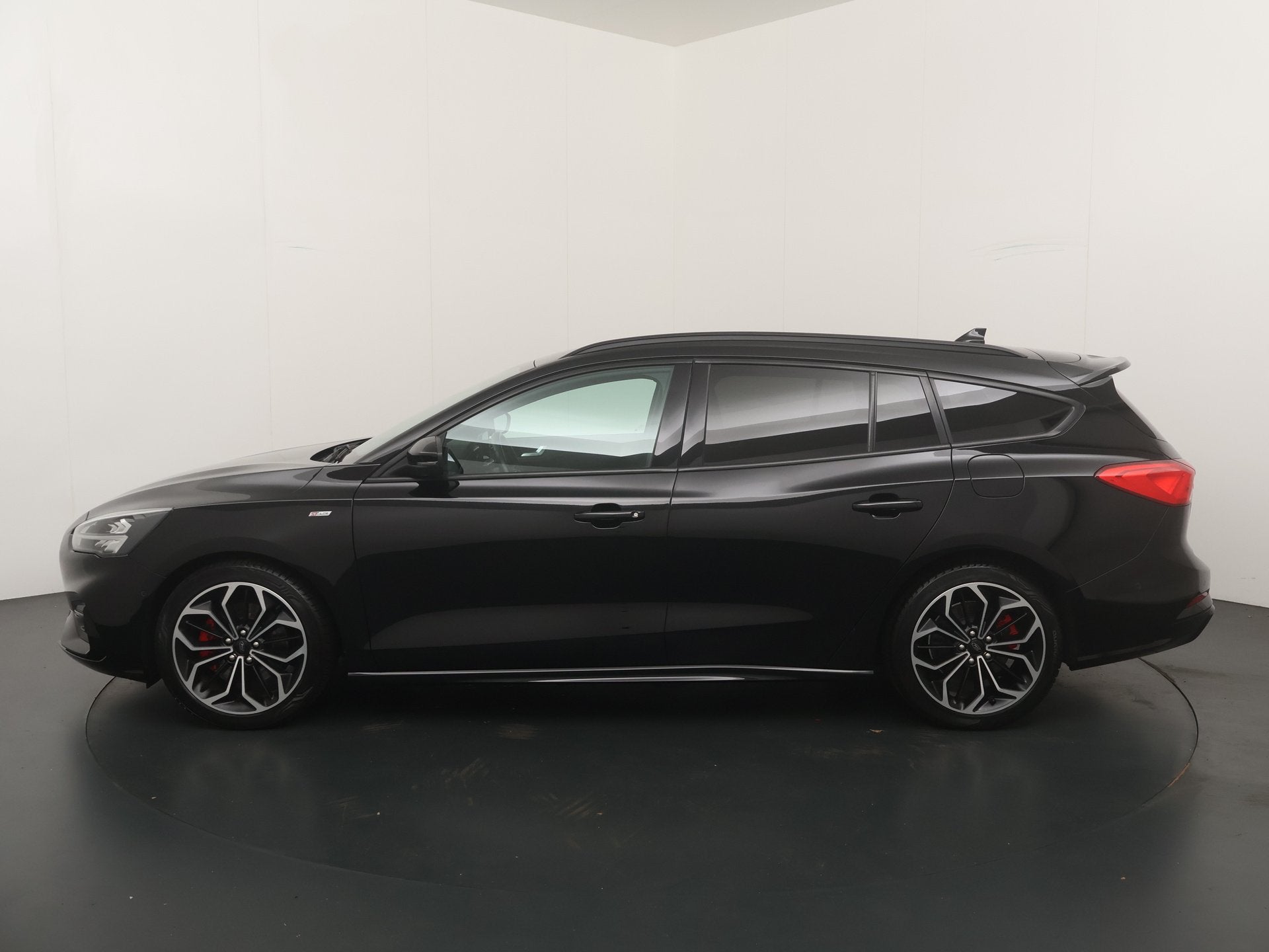 Ford Focus 1.5 ST-Line 150PK | HUD | Winterpack | 18 inch me, Stof, Zwart, Handgeschakeld, 3 cilinders