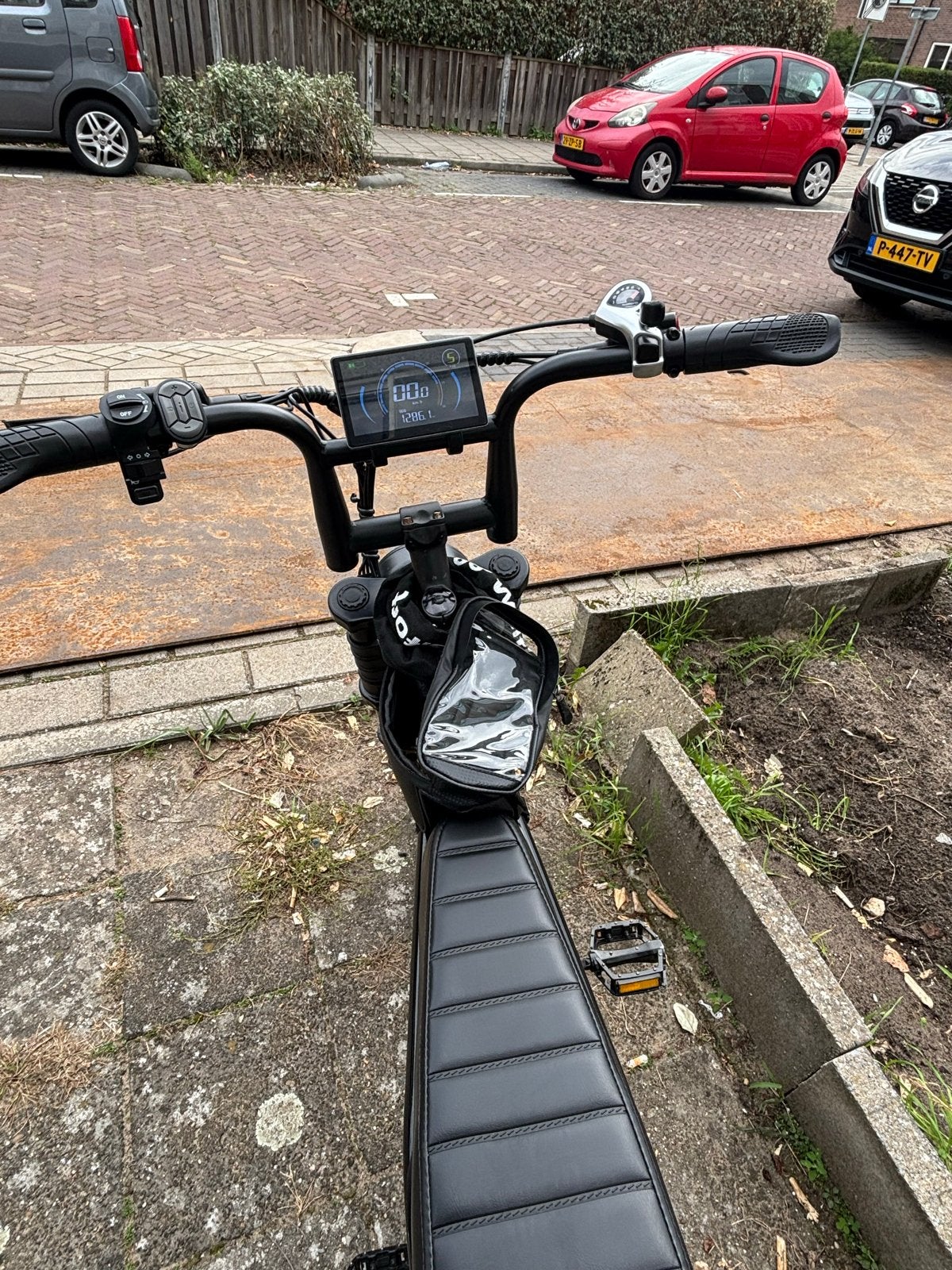 Foto 2 van Fatbike Mini Ouxi 8 - Inclusief bon en twee sleutels