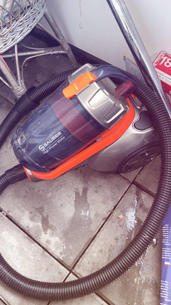 Stofzuiger zonder zak met stang, Ophalen of Verzenden, Gebruikt