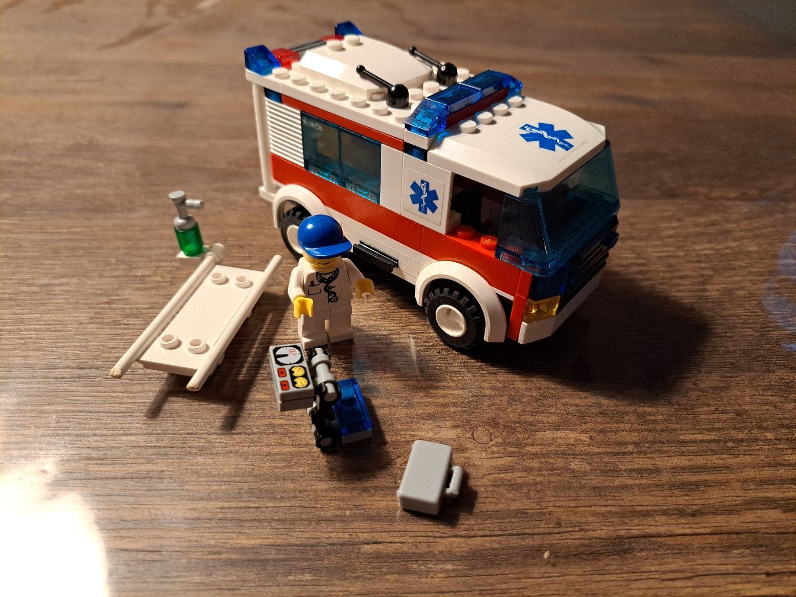 Lego City 7890 Ambulance met minifiguur en accessoires, City, Lego, Ophalen of Verzenden, Complete set