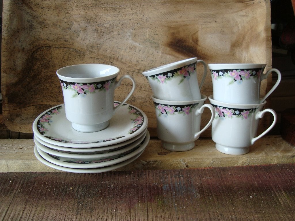5 kop en schotels, Huis en Inrichting, Keuken | Servies, Nieuw, Ophalen of Verzenden, Overige stijlen, Kop(pen) en/of Schotel(s)