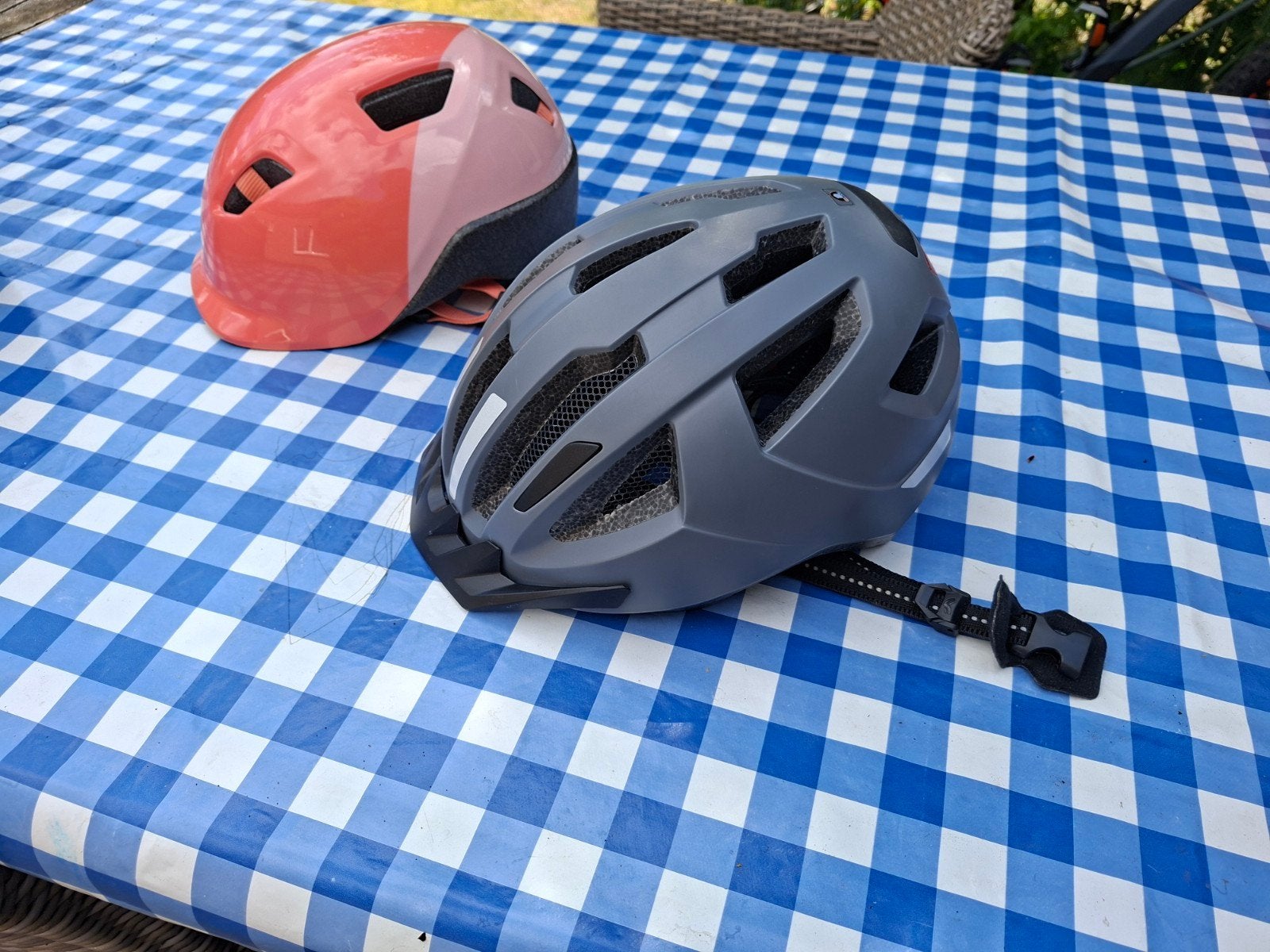 2 kinderhelmen, Fietsen en Brommers, Ophalen of Verzenden, Gebruikt, M, Jongen of Meisje