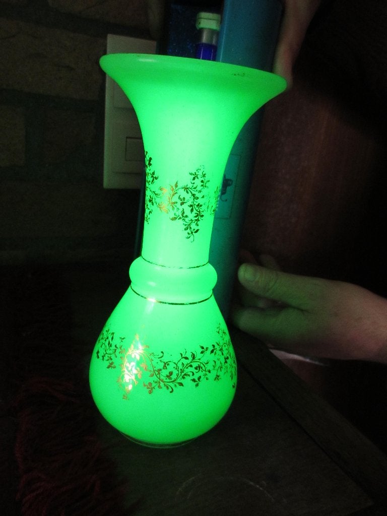 Antieke Uranium vaas 19e eeuwse Franse Baccarat vaas opaline, Antiek en Kunst, Ophalen of Verzenden