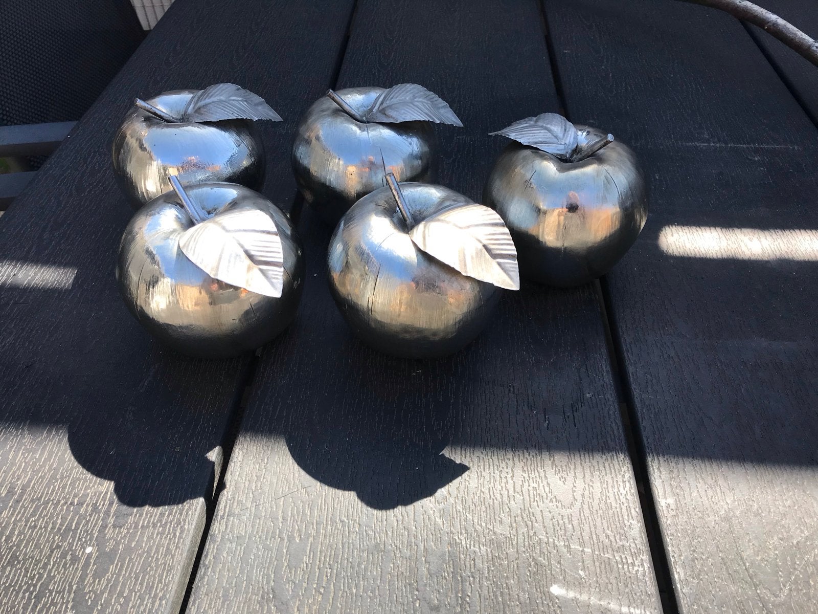 Set van 5 decoratieve zilverkleurige appels, Ophalen of Verzenden, Zo goed als nieuw, Zilver, Metaal