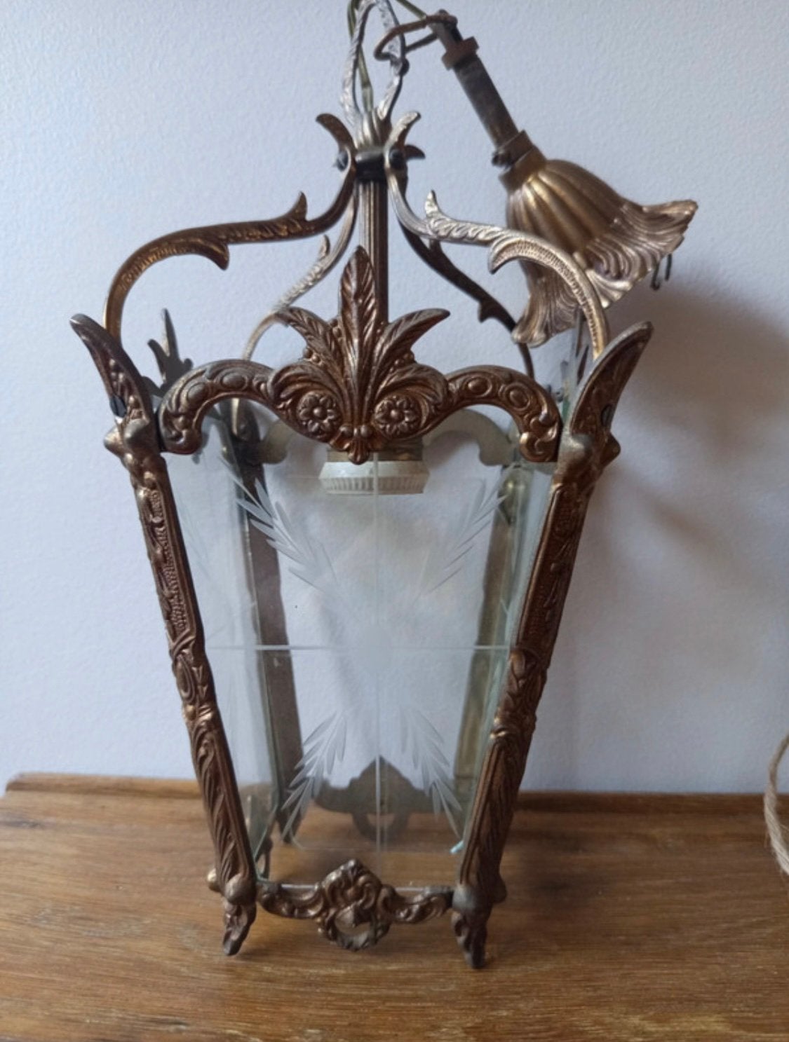 Bronzen hallantaarn – Louis XV / Rococo – gegraveerd glas, Antiek en Kunst, Ophalen of Verzenden