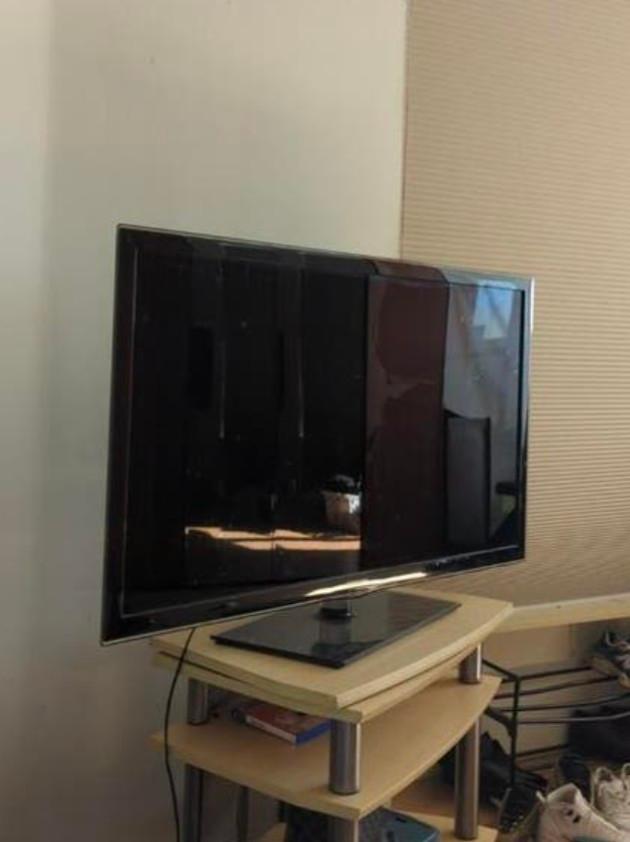 Samsung tv met tv kast, Ophalen of Verzenden, Zo goed als nieuw, Audio