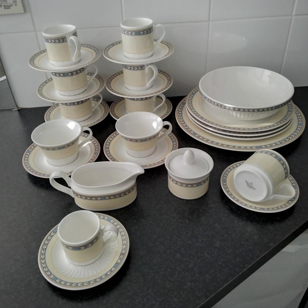 Villeroy en boch  millennia:borden,schaal,kop en schotels, Huis en Inrichting, Keuken | Servies, Ophalen of Verzenden, Zo goed als nieuw