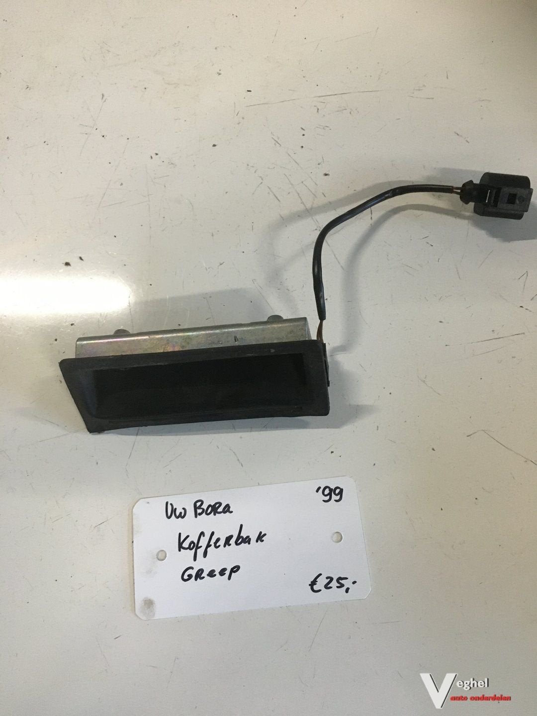 Vw Bora 1.9 Tdi 1999  Kofferbak  Greep Achterklep, Gebruikt, -, -, Ophalen of Verzenden
