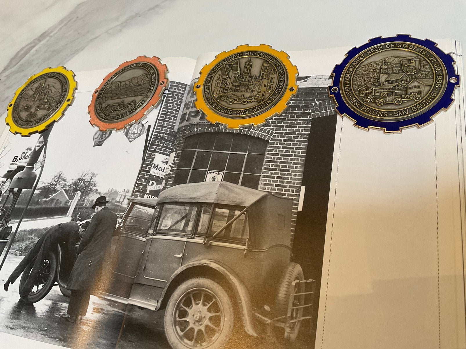 Emaille Car Badges, 4st Veteranen Rally 1980’s, Ophalen of Verzenden, Zo goed als nieuw