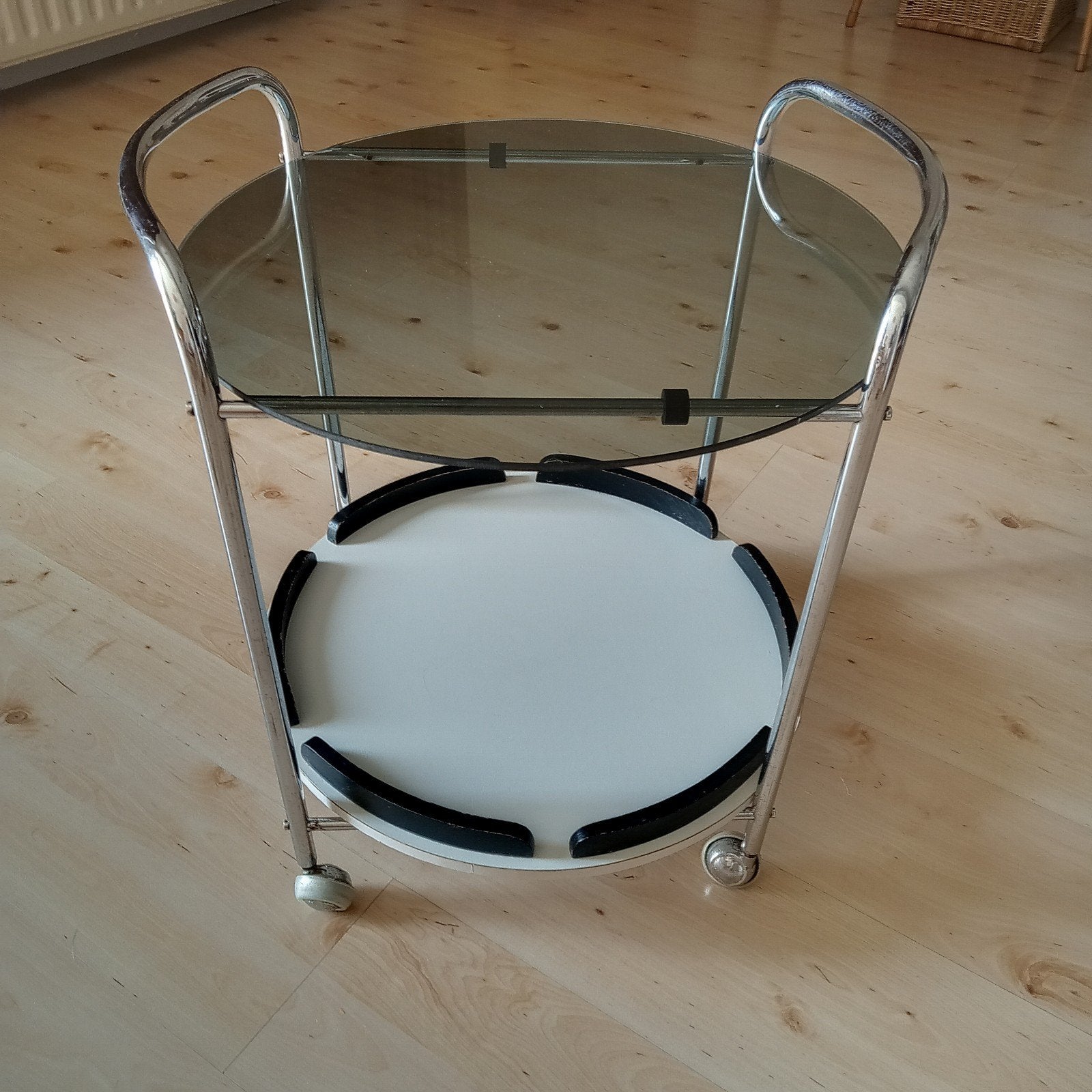 Vintage design glazen trolley, 45 tot 60 cm, Minder dan 55 cm, Gebruikt, Rond