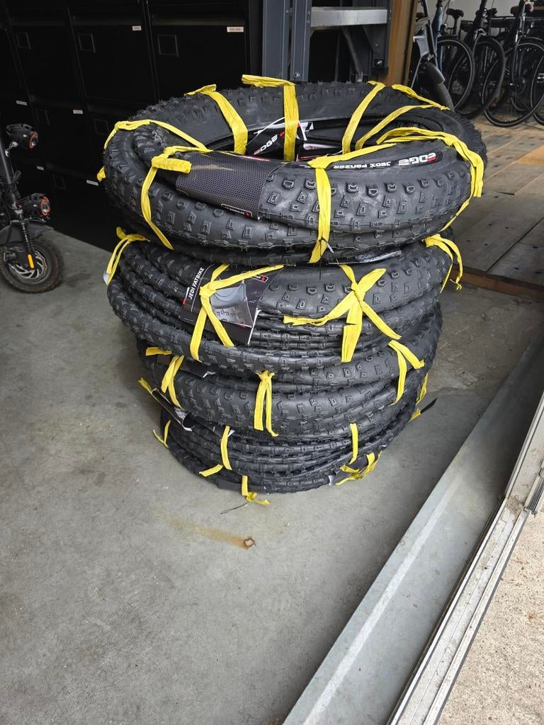 Aanbieding!!! Kwaliteit Fatbike banden 20 euro per stuk!, Fietsen en Brommers, Edge, Edge, Nieuw, Fatbike