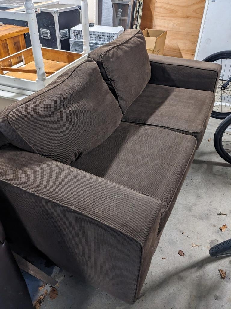 Two seater couch, Huis en Inrichting, Banken | Sofa's en Chaises Longues, Ophalen