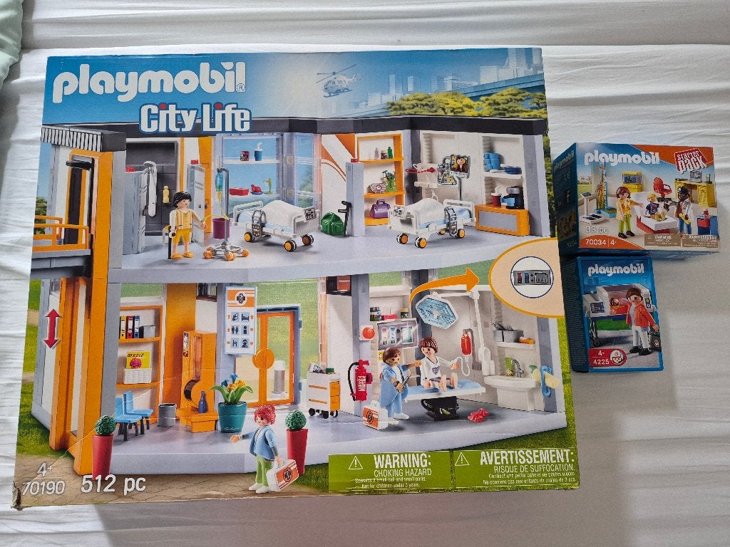 playmobil ziekenhuis + extra verdieping + helikopterplatform, Gebouw, Complete set, Ophalen of Verzenden, Zo goed als nieuw