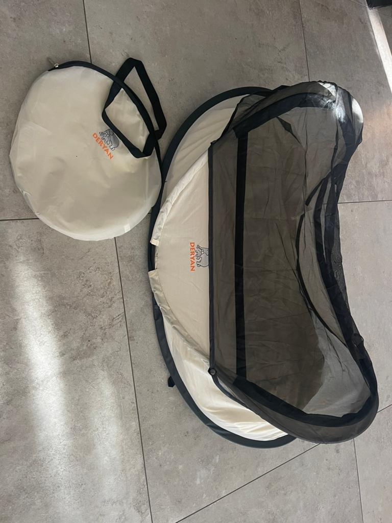 Deryan strandtentje/reisbedje creme kleur compleet, Ophalen, Zo goed als nieuw, Reisbedje
