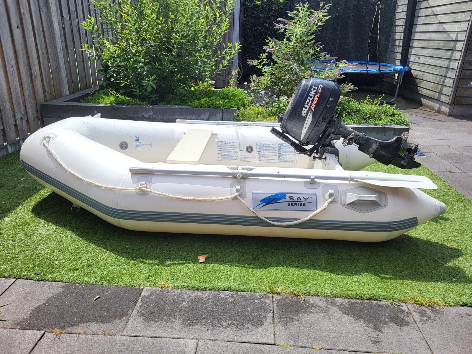 Nette Zodiac Ray 300 met Buitenboordmotor, Watersport en Boten, Ophalen, Zo goed als nieuw, Motor en Techniek, Motorboot