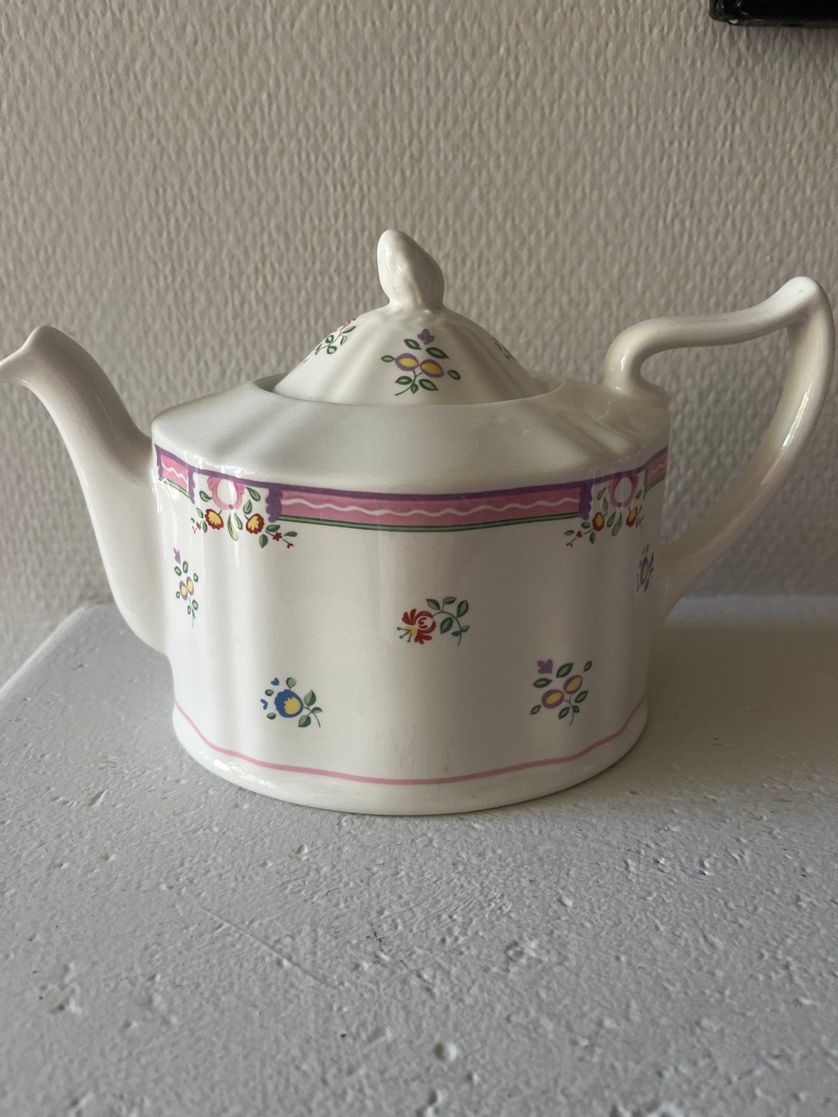 Vintage Laura Ashley Theepot met Bloemmotief, Huis en Inrichting, Ophalen of Verzenden, Zo goed als nieuw, Overige stijlen, Overige typen