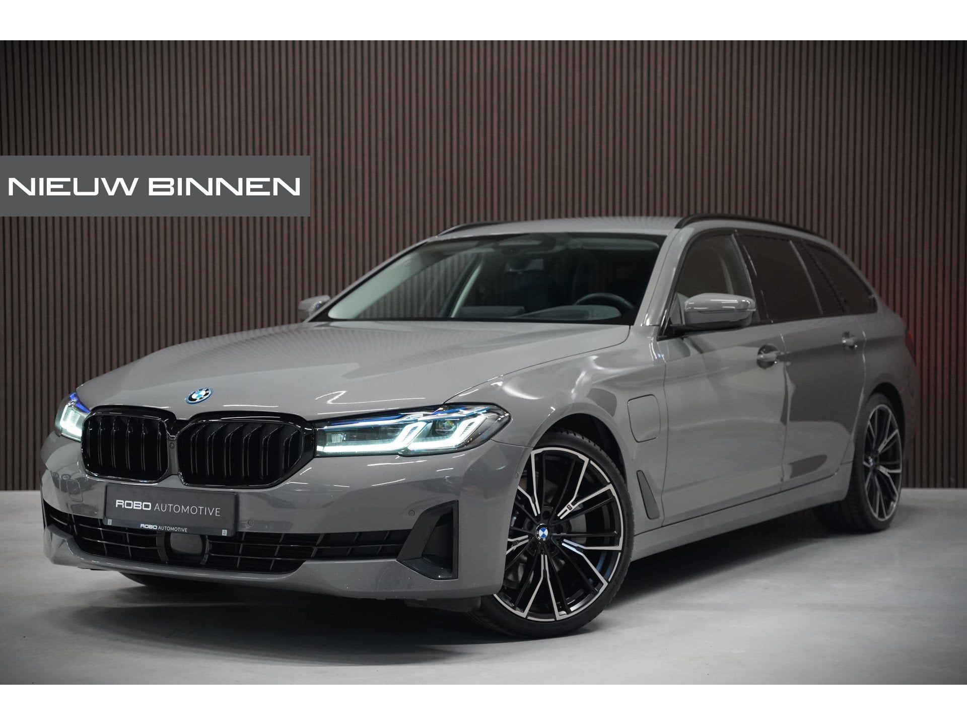 BMW 5 Serie Touring 530e Business Edition Plus | Harman Kard, Gebruikt, 4 cilinders, Vierwielaandrijving, Hybride Elektrisch/Benzine