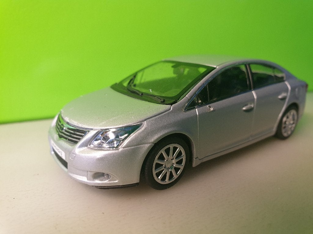 Minichamps - Toyota Avensis [zilver] 1/43, Ophalen of Verzenden, Gebruikt, Auto, MiniChamps