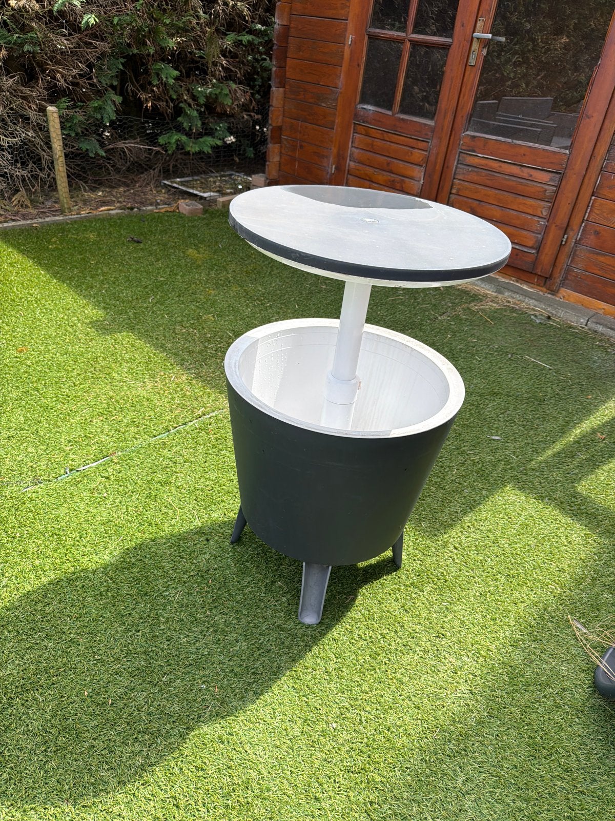 Koelbox met tafelblad - Ideaal voor tuin en terras, Ophalen, Gebruikt, Rond, Kunststof