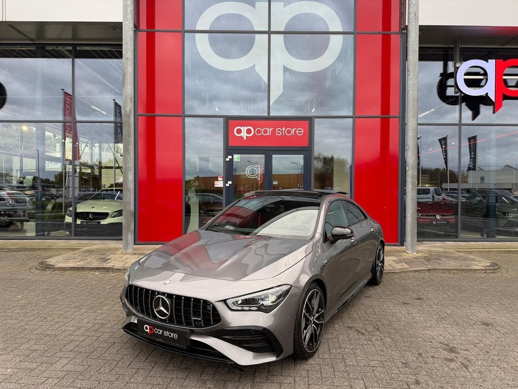 Mercedes-Benz CLA-klasse AMG 35 4MATIC / panoramadak / facel, Auto's, Mercedes-Benz, Automaat, CLA, Zwart, Leder en Stof