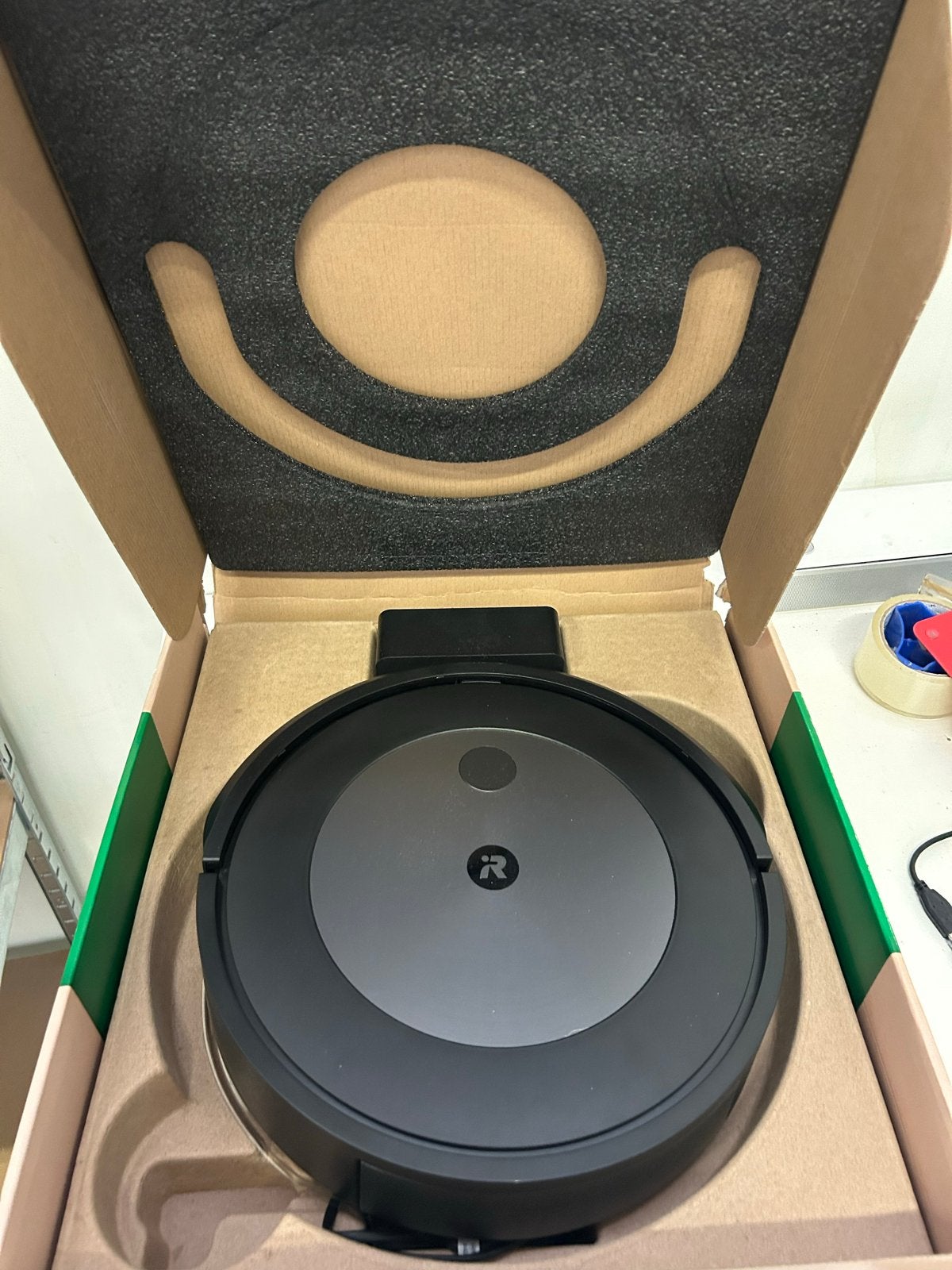 iRobot Roomba J7 Robotstofzuiger - Zo goed als nieuw, Witgoed en Apparatuur, Stofzuigers, Ophalen of Verzenden, Zo goed als nieuw