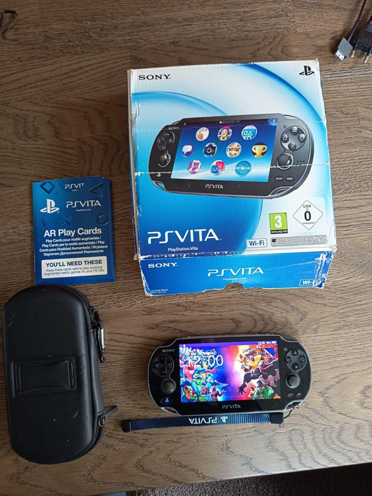 PS Vita ZGAN met 128GB opslag vol spellen, Ophalen of Verzenden, Zo goed als nieuw, Zwart, Met games