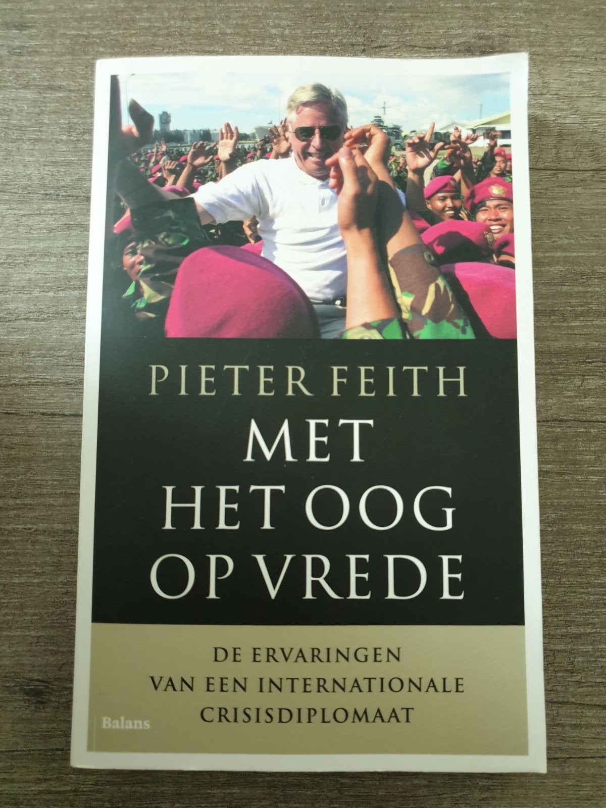 Pieter Feith - Met het oog op vrede, Boeken, Overige Boeken, Gelezen, Ophalen of Verzenden