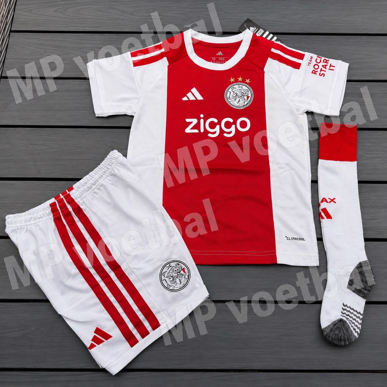 Voetbaltenue  ajax seizoen 26/27 thuis of 3de, Sport en Fitness, Voetbal, Maat XS of kleiner, Ophalen of Verzenden, Nieuw, Set