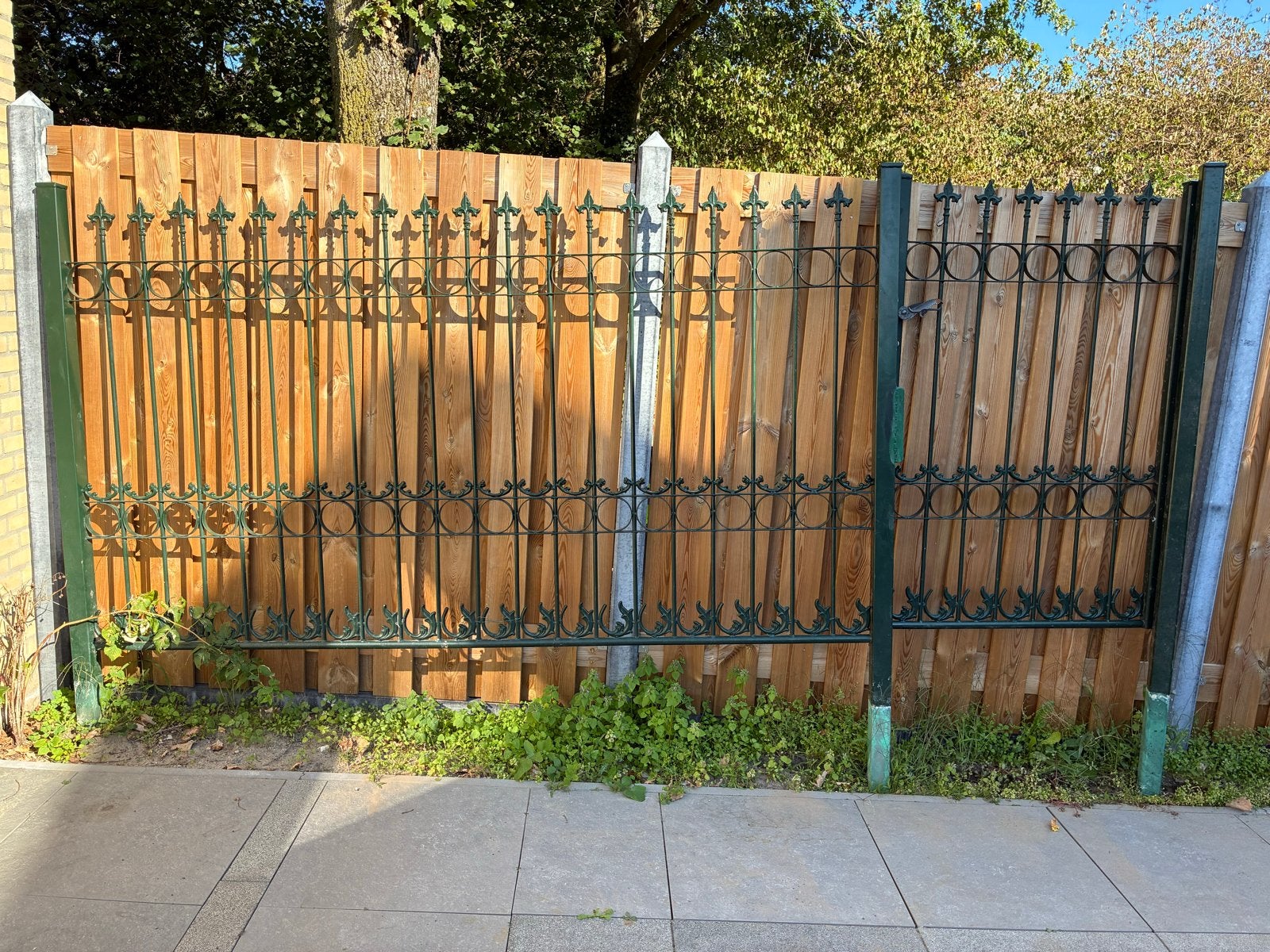 Groene hekwerk met poort, Ophalen, Met poort, Gebruikt, Sierhekwerk