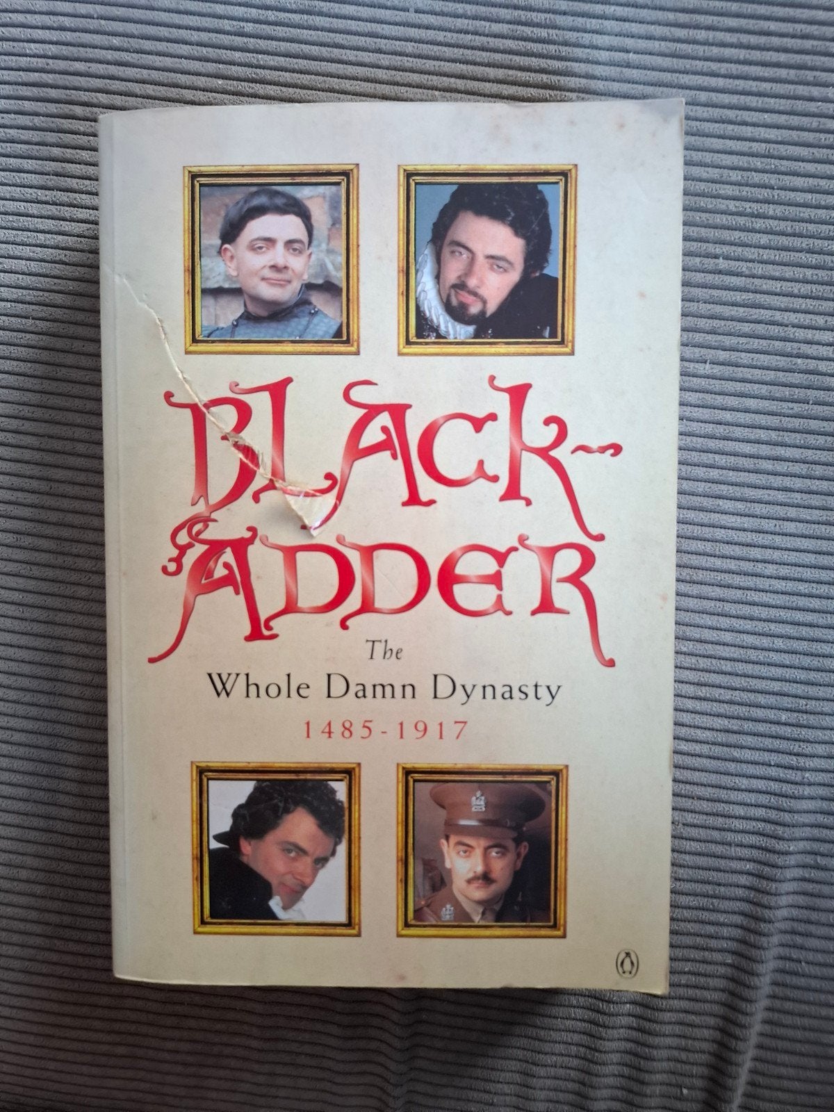 Black adder - the whole damn dynasty, Gelezen, Europa overig, Rowan atkinson, Ophalen of Verzenden