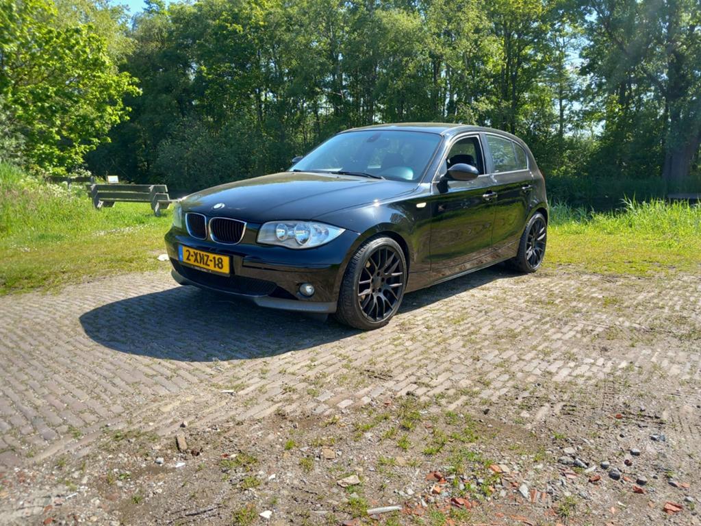 BMW 1-Serie 2.0 118I 2005 Zwart, Auto's, 1-Serie, 1995 cc, Zwart, 4 cilinders